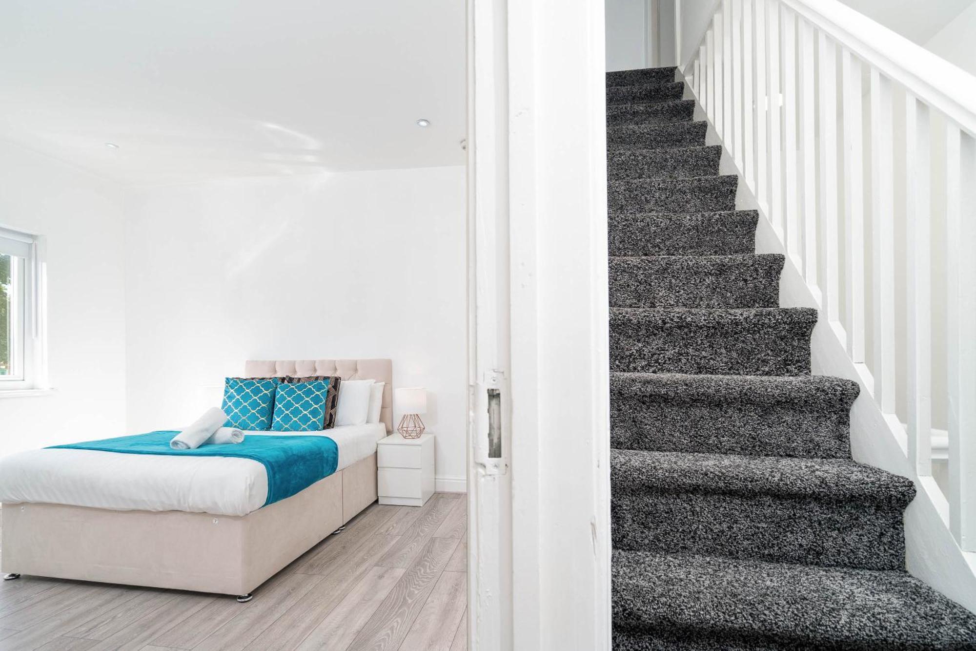 Five Bedroom Townhouse - Near City Centre - Edgbaston - On Street Parking - Wifi - Netflix - 974P Бирмингем Экстерьер фото
