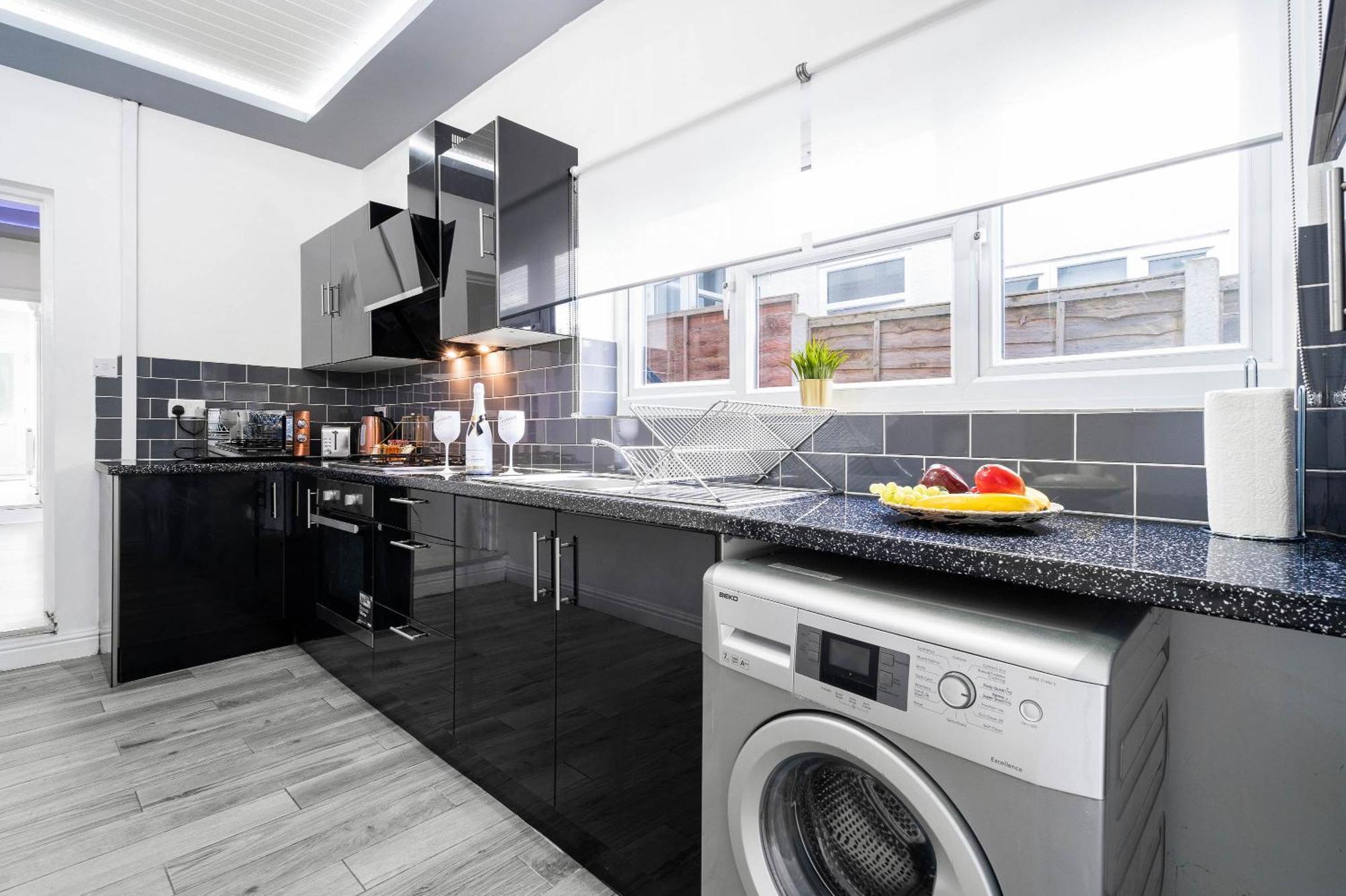 Five Bedroom Townhouse - Near City Centre - Edgbaston - On Street Parking - Wifi - Netflix - 974P Бирмингем Экстерьер фото
